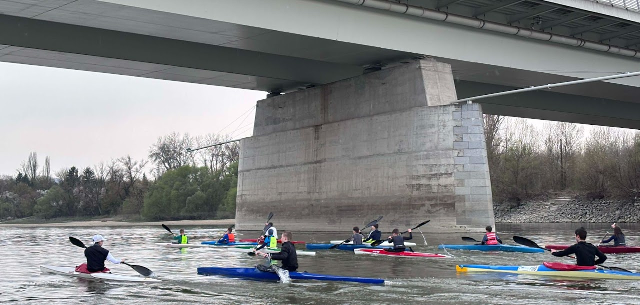Multi SE kajakosok a Dunán
